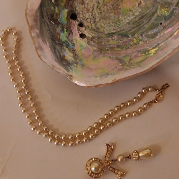 Princess Michaela Von Habsburg Pendant and Necklace.Old Money, Quiet Elegance - Picture 12 of 13